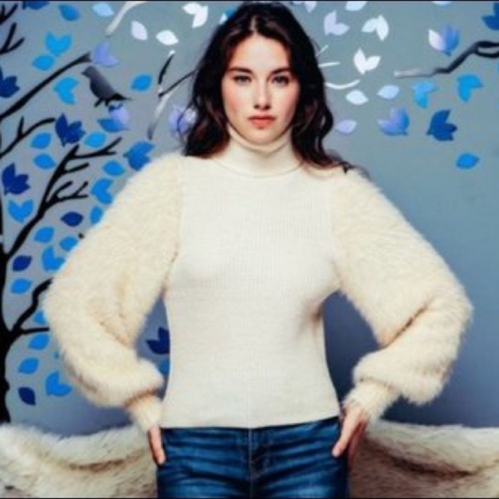NET. 153 Faux Fur Sleeve Turtleneck Sweater